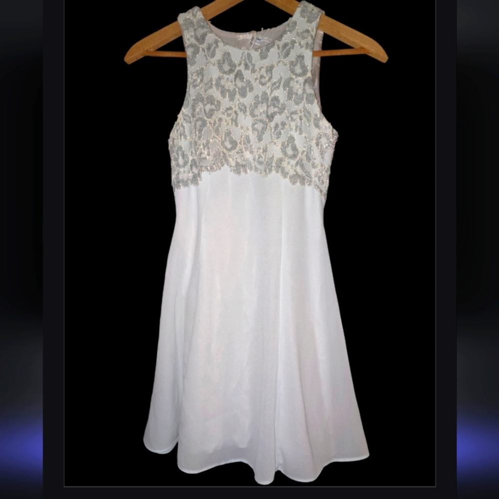 90s Vintage Roberta Short Baby Blue & Silver Chiffon Formal/Prom Dress Size 3/4